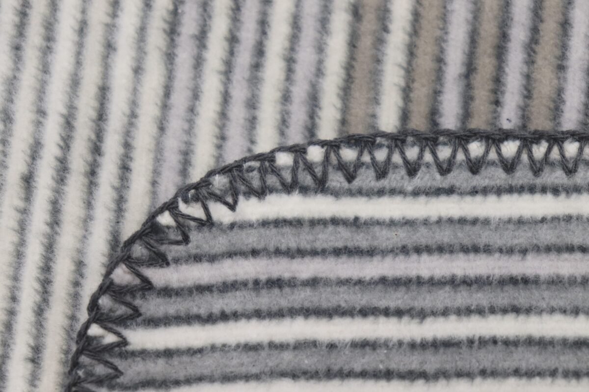 Pledas Lines Grey - Image 5