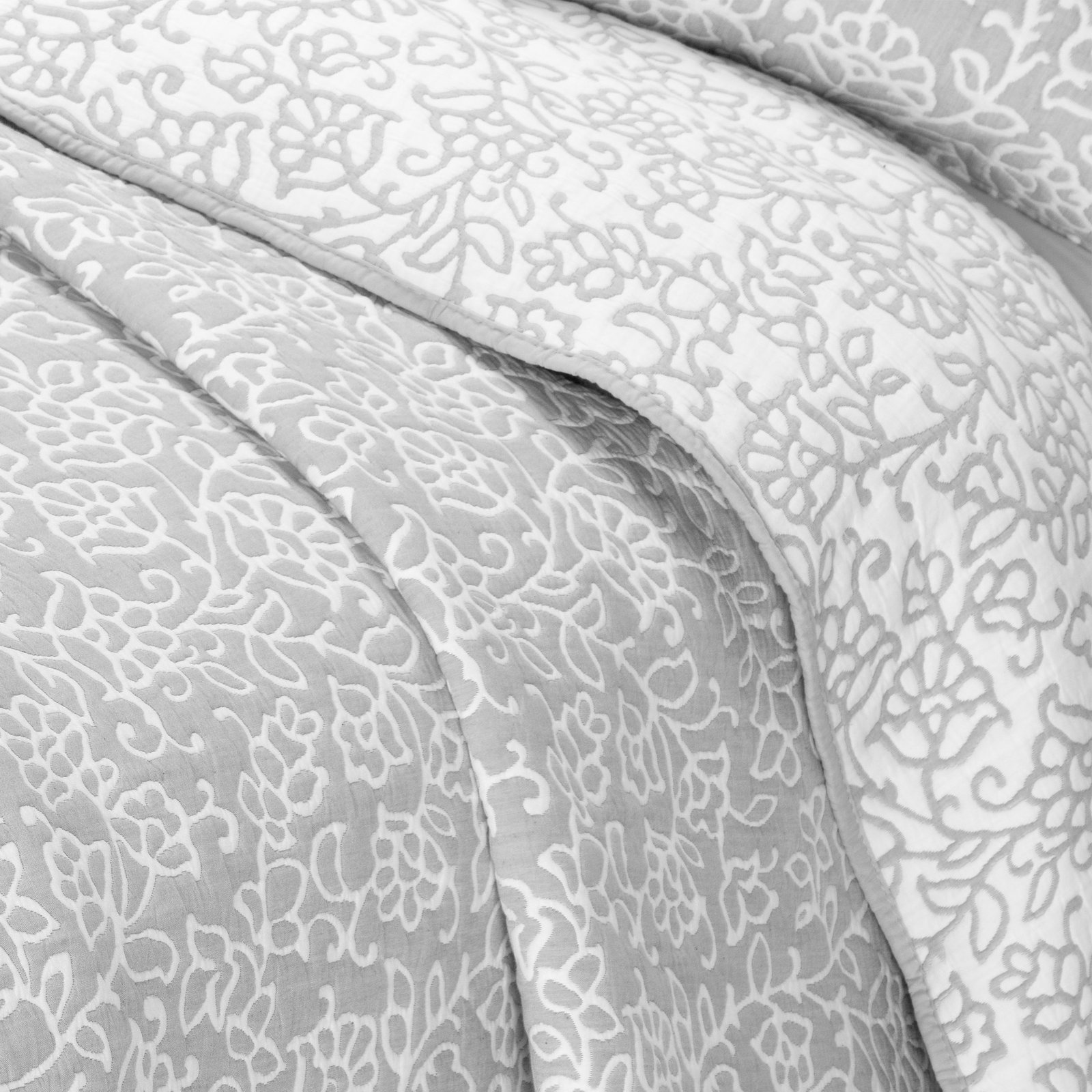 colcha-cubrecama-jacquard-reversible-con-cojines-floral-gris-maltes (2) lovatiese