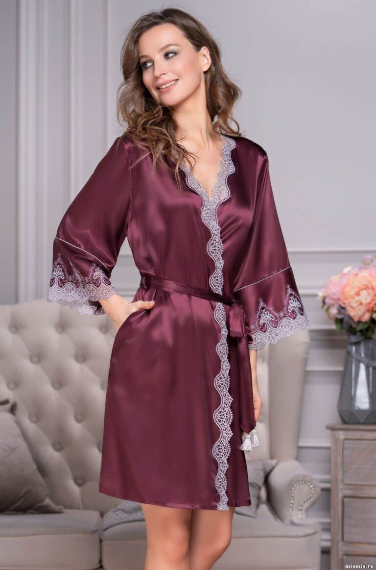 kimono stiliaus chalatas